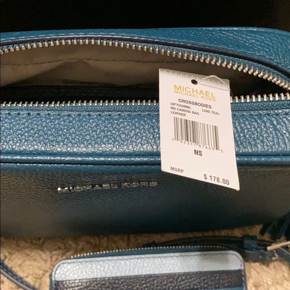 Michael Kors crossbody bag - Picture 4 of 8